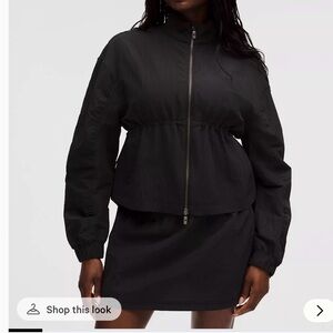 Lululemon Crinkle Nylon Cinchable Jacket black color SZ Small